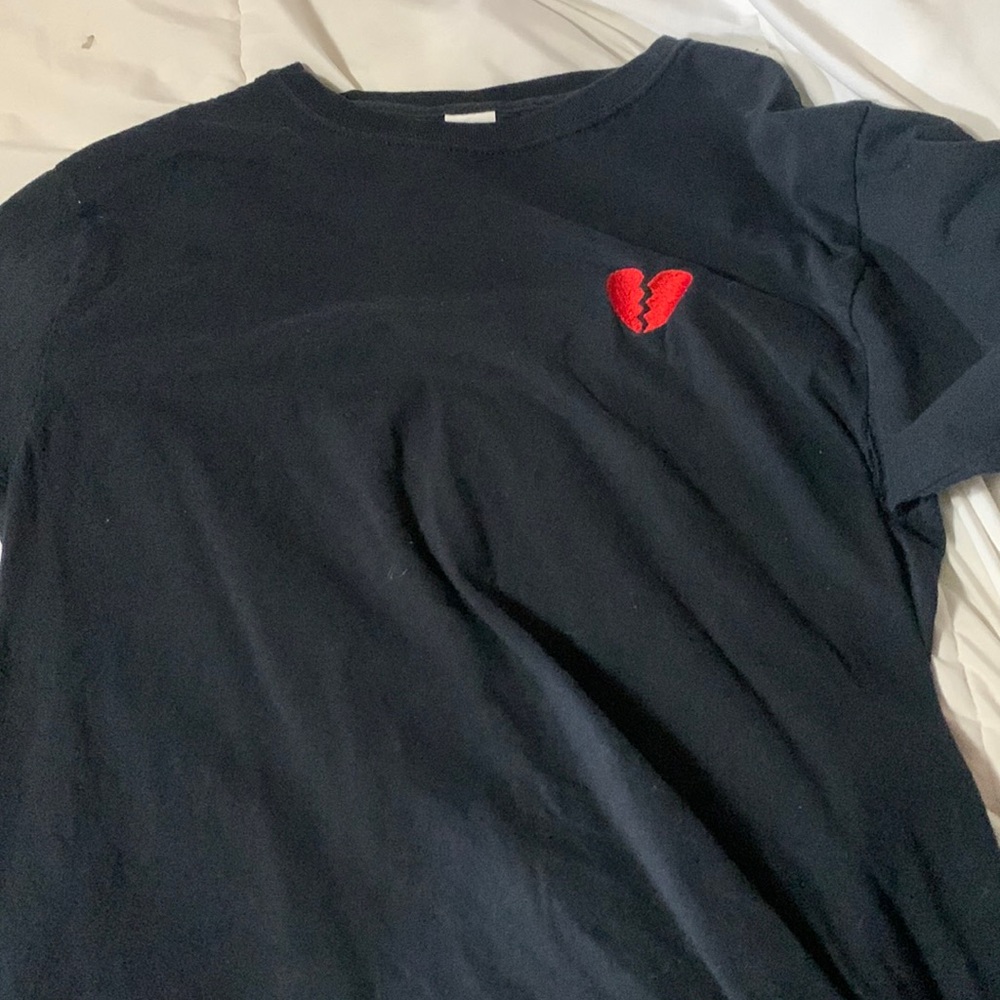 All black broken heart T-shirt size small